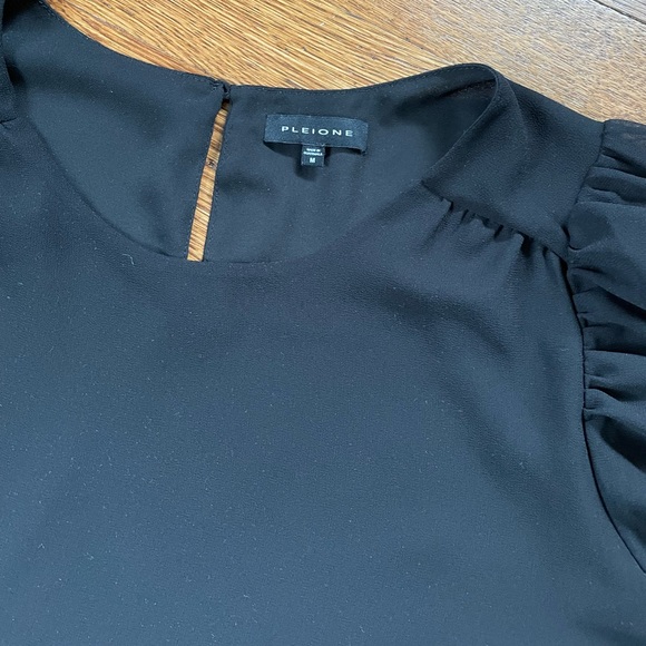 Pleione ruffle sleeve top, medium, black - Picture 3 of 7